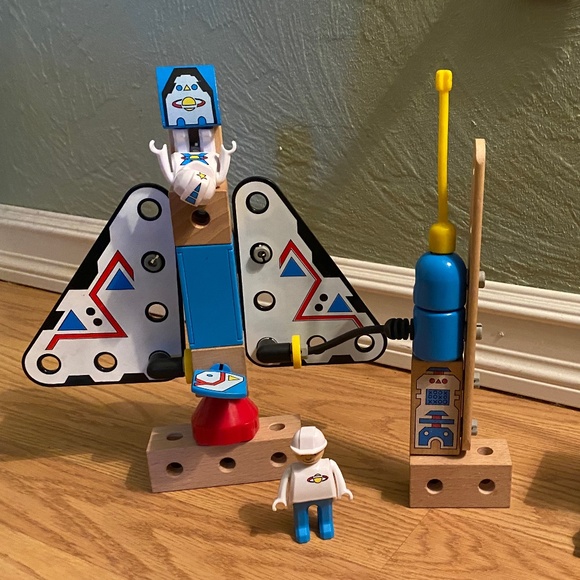 BRIO Space Man Astronaut & Shuttle - Picture 2 of 12